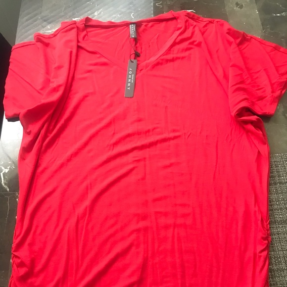 Brand new short sleeve blouse/ vneck/ scrunched sides - Picture 2 of 8